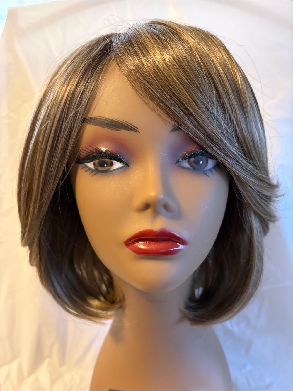 Raquel Welch Upstage Wig - Picture 2 of 10